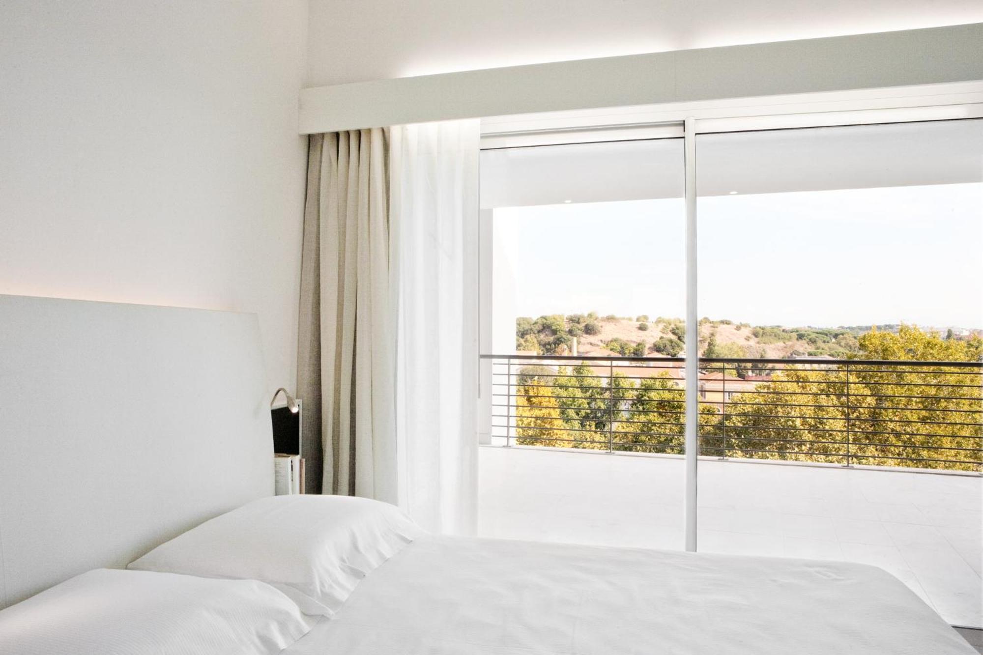 Classic Double Room with Balcony,679462947:JPEG